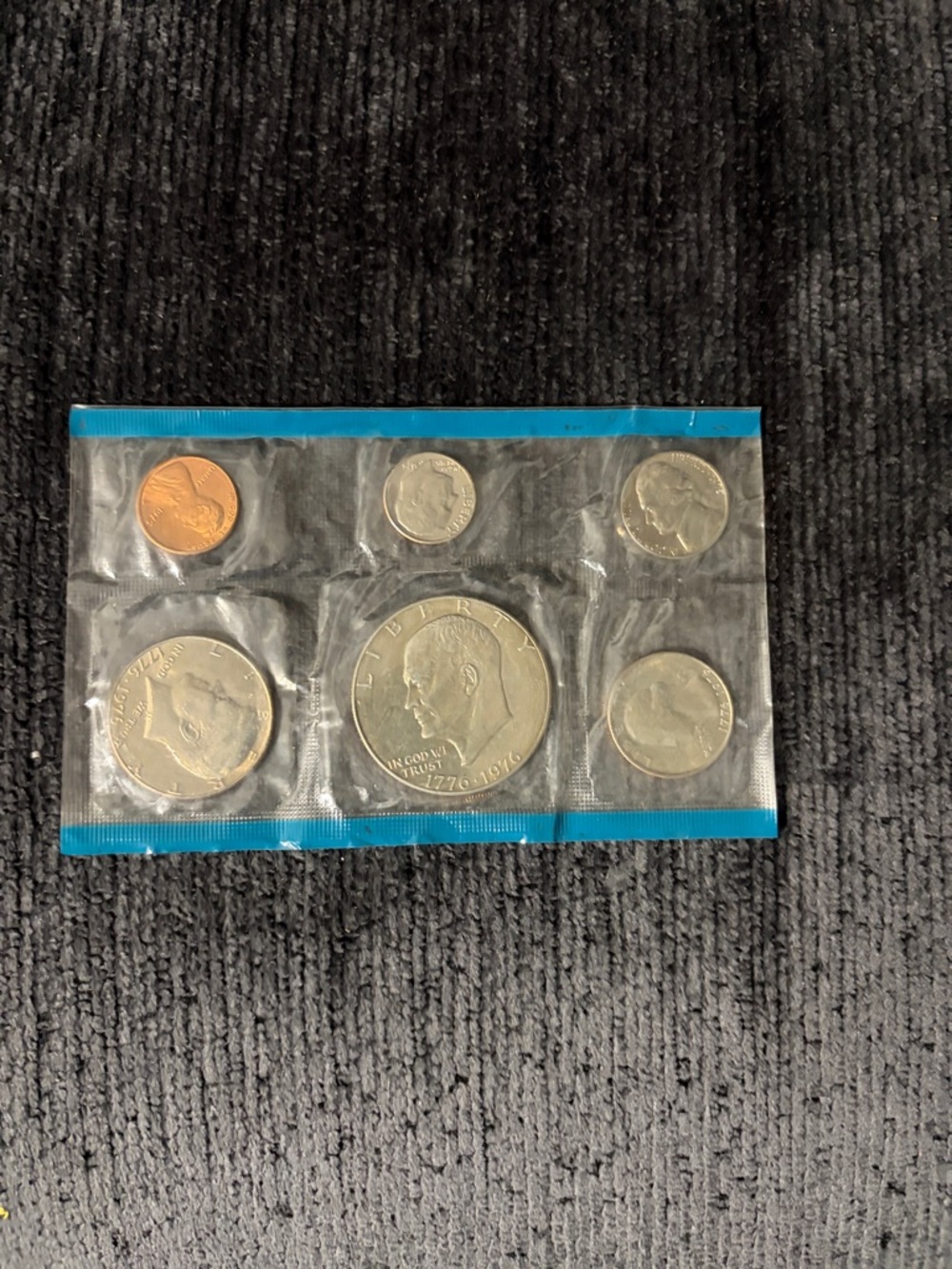 US Mint Bicentennial Coin Set in Protective Pack - Silver Tone with Copper Penny